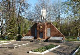 с. Первомайское. Мемориал на братской могиле